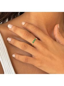 OR Carats Złoty pierścionek z kamieniami szlachetnymi rozmiar: 50. Zielone pierścionki OR Carats, z szmaragdem, złote. Za 652,99 zł.