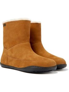 Camper Skórzane botki zimowe w kolorze jasnobrązowym rozmiar: 37. Brązowe botki Camper, na zimę, bez wzorów, z materiału, bez obcasa, bez zapięcia. Za 429,44 zł.