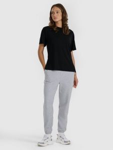 4F Spodnie dresowe joggery damskie - szare XL. Szare spodnie dresowe 4f, xl, bez wzorów, z dresówki. Za 149,99 zł.
