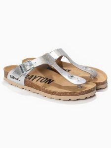 BAYTON Japonki "Cordoba" w kolorze srebrnym rozmiar: 39. Szare klapki Bayton, bez wzorów, ze skóry, z otwartym noskiem, bez obcasa. Za 127,65 zł.