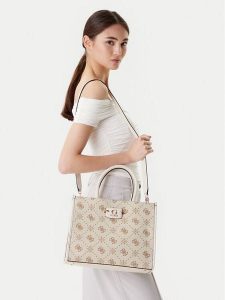 Guess Torebka HWCP96 54220 Beżowy. Brązowe torebki klasyczne Guess, z aplikacjami, z materiału, bez dodatków. Za 389,99 zł.