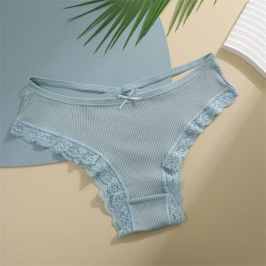 Figi z paseczkami i koronką na co dzień i okazje Vladena. Brązowe figi Intica, bez wzorów, z koronki. Za 49,00 zł.