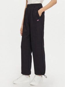 4F Spodnie dresowe 4FWAW24TTROF0839 Czarny Loose Fit. Czarne spodnie dresowe 4f, xs, bez wzorów, z bawełny. Za 109,99 zł.