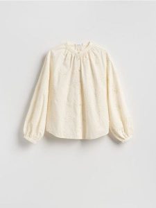 Koszula z haftowanym wzorem - złamana biel. Koszule Reserved, l, bez wzorów, z bawełny, bez kołnierzyka, bez ramiączek. Za 149,99 zł.