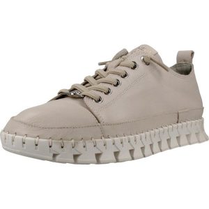 Buty CARMELA 163105C Beżowy. Brązowe buty trekkingowe Carmela, ze skóry, bez zapięcia. Za 411,99 zł.