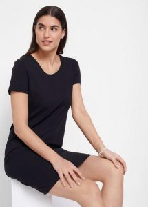 Sukienka T-shirtowa z bawełny organicznej ze stretchem. Czarne sukienki bonprix, bez wzorów, z bawełny, bez kołnierzyka, bez ramiączek. Za 39,99 zł.