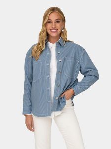 ONLY Koszula Merle 15312897 Niebieski Loose Fit. Niebieskie koszule ONLY, s, bez wzorów, z bawełny, bez kołnierzyka, bez ramiączek. Za 119,99 zł.