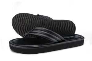 Klapki plażowe damskie Flip Flop Fauna Flip. Czarne klapki Flip Flop, bez wzorów, z materiału, bez obcasa. Za 78,49 zł.