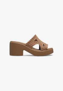 Klapki Dla Dorosłych Crocs Brooklyn Woven Heel Slide. Brązowe klapki Crocs, bez wzorów, z materiału, bez obcasa. Za 229,99 zł.