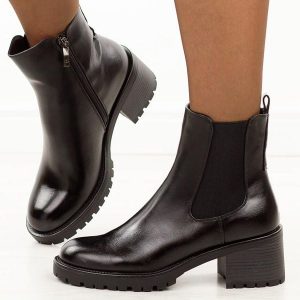 Czarne botki damskie Potocki 12742. Czarne botki POTOCKI, na jesień, bez wzorów, z gumy, z okrągłym noskiem, bez obcasa, bez zapięcia. Za 219,00 zł.
