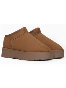 ISLAND BOOT Botki "Floella" w kolorze jasnobrązowym rozmiar: 40. Brązowe botki Island Boot, bez wzorów, z materiału, bez obcasa, na platformie, bez zapięcia. Za 166,88 zł.