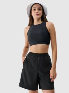 4F Spodenki plażowe damskie - czarne S. Czarne szorty 4f, bez wzorów, z elastanu, wakacyjne. W wyprzedaży za 59,99 zł.