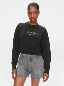 Calvin Klein Jeans Bluza Stacked Institutional J20J221466 Czarny Regular Fit. Czarne bluzy Calvin Klein Jeans, m, bez wzorów, z bawełny, bez kaptura. Za 299,99 zł.