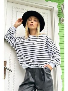 Trendyol Bluza w kolorze czarno-białym rozmiar: M. Białe bluzy Trendyol, m, bez wzorów, z bawełny, bez kaptura. Za 66,00 zł.