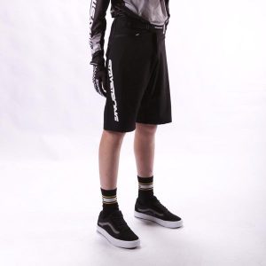 Szorty Stay Strong V2 race. Białe szorty STAY STRONG, bez wzorów, eleganckie. W wyprzedaży za 304,99 zł.