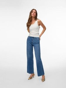 Vero Moda Top w kolorze białym rozmiar: M. Białe topy Vero Moda, m, bez wzorów, bez kołnierzyka, bez ramiączek. Za 45,45 zł.