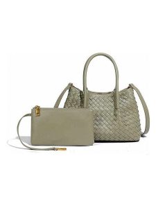 SUVRAI Torebka w kolorze zielonym - 30 x 18 x 10 cm rozmiar: onesize. Zielone torebki klasyczne SUVRAI, bez wzorów, z materiału, przez ramię, bez dodatków. Za 130,99 zł.