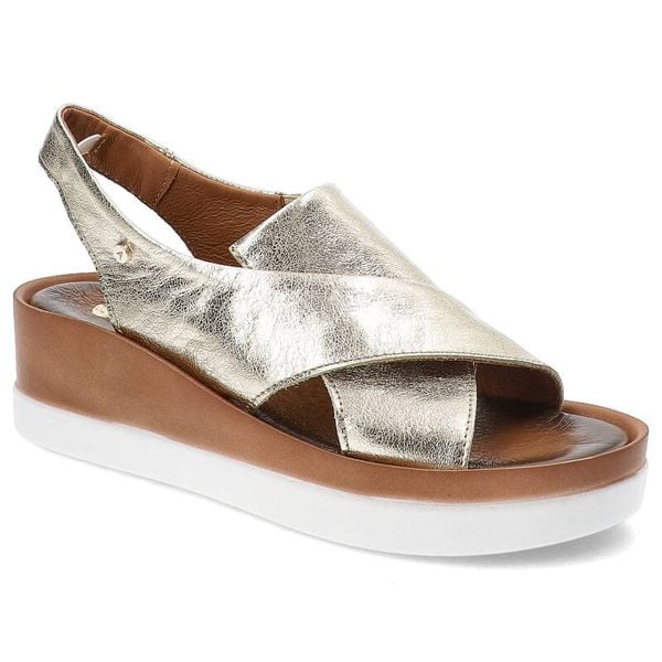 Złote Sandały Armodo Wygodne Wsuwane Obuwie Damskie. Żółte sandały Armodo, bez wzorów, z gumy, bez obcasa, na koturnie, bez zapięcia. Za 278,90 zł.