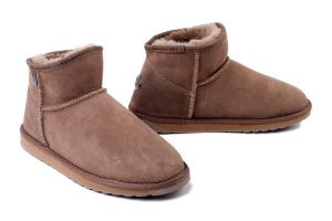 EMU AUSTRALIA WP11875 Platinum Slim Darling mushroom, botki damskie. Brązowe botki EMU Australia, bez wzorów, ze skóry, bez obcasa, bez zapięcia. Za 552,92 zł.