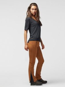 LaMunt Spodnie trekkingowe "Michelle" w kolorze jasnobrązowym rozmiar: 38. Brązowe spodnie dresowe LaMunt, bez wzorów, outdoorowe. Za 347,99 zł.