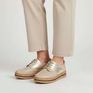 Półbuty damskie Armodo, cholewka ze skóry naturalnej gładkiej z metaliczną wstawką klasyczne sznurowanie zaokrąglony nosek gruba warstwowa podeszwa w. Żółte półbuty Armodo, bez wzorów, ze skóry, bez obcasa, bez zapięcia. Za 359,00 zł.