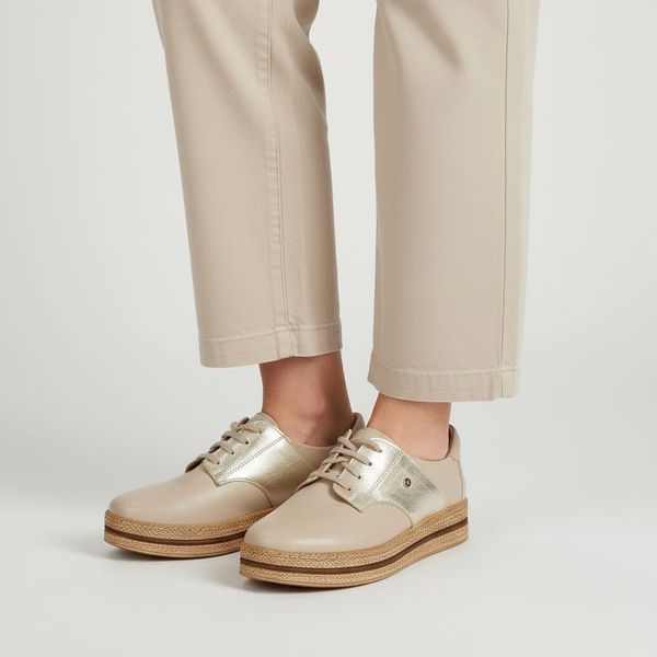 Półbuty damskie Armodo, cholewka ze skóry naturalnej gładkiej z metaliczną wstawką klasyczne sznurowanie zaokrąglony nosek gruba warstwowa podeszwa w. Żółte półbuty Armodo, bez wzorów, ze skóry, bez obcasa, bez zapięcia. Za 323,90 zł.