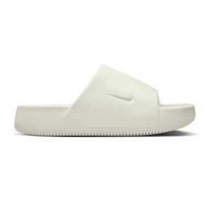 Damskie>klapki Nike. Białe klapki Nike, bez wzorów, bez obcasa. Za 199,99 zł.