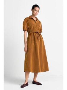 Rich & Royal Sukienka w kolorze jasnobrązowym rozmiar: 40. Brązowe sukienki Rich & Royal, bez wzorów, bez kołnierzyka, bez ramiączek, midi. Za 279,95 zł.
