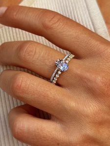 Les Petites Précieuses Pozłacany pierścionek z cyrkoniami i ametystem rozmiar: 52. Różowe pierścionki Les Petites Précieuses, z ametystem, pozłacane. Za 231,13 zł.