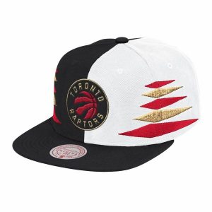 Czapka z daszkiem Mitchell & Ness NBA Diamond Cut Toronto-HHSS1093-TRAYYPPPBKWH. Białe czapki MITCHELL & NESS, bez wzorów, sportowe. Za 89,00 zł.
