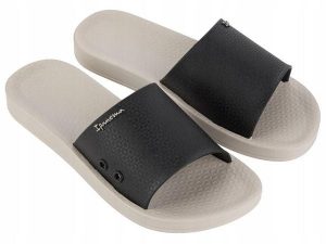 Klapki dla kobiet Ipanema ANAT CLASSIC. Brązowe klapki Ipanema, bez wzorów, z gumy, bez obcasa. Za 64,99 zł.