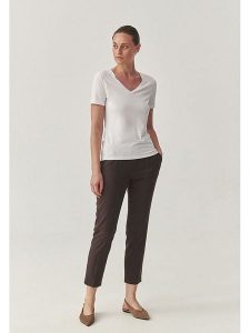 TATUUM Koszulka w kolorze białym rozmiar: XS. Białe bluzki Tatuum, xs, bez wzorów, bez kołnierzyka, bez ramiączek. Za 97,45 zł.