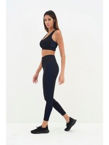 Onamaste Legginsy sportowe "Malte" w kolorze czarnym rozmiar: L/XL. Czarne legginsy Onamaste, l, bez wzorów, z materiału, z podwyższonym stanem, outdoorowe. Za 132,36 zł.