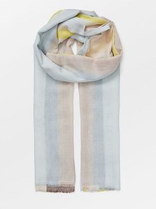 Becksöndergaard Szal "Holina" ze wzorem - 200 x 100 cm rozmiar: onesize. Szaliki Becksöndergaard, bez wzorów, z bawełny. Za 87,95 zł.