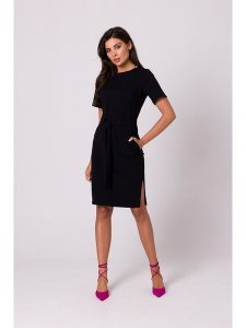 Be Wear Sukienka w kolorze czarnym rozmiar: M. Czarne sukienki Be Wear, m, bez wzorów, z tkaniny, bez kołnierzyka, bez ramiączek, midi. Za 229,46 zł.