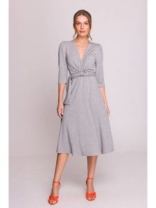 Stylove Sukienka w kolorze szarym rozmiar: L. Szare sukienki Stylove, l, bez wzorów, bez kołnierzyka, bez ramiączek, midi. Za 264,99 zł.