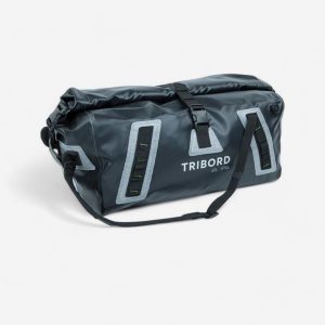 Torba podróżna żeglarska Decathlon Sailing 60 l szczelna. Czarne torby podróżne i sportowe DECATHLON, bez wzorów, z materiału. Za 249,99 zł.