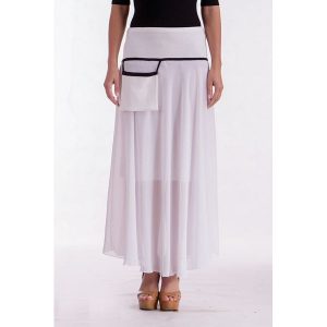 Spódnica w kolorze białym. Spódnice marki Far Far Fashion. W wyprzedaży za 59,95 zł.