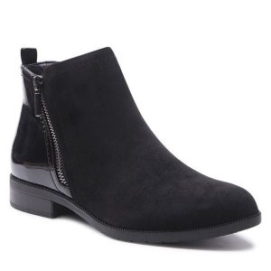 Botki Jenny Fairy. Czarne botki Jenny Fairy, bez wzorów, bez obcasa, na płaskiej podeszwie, bez zapięcia. Za 149,99 zł.