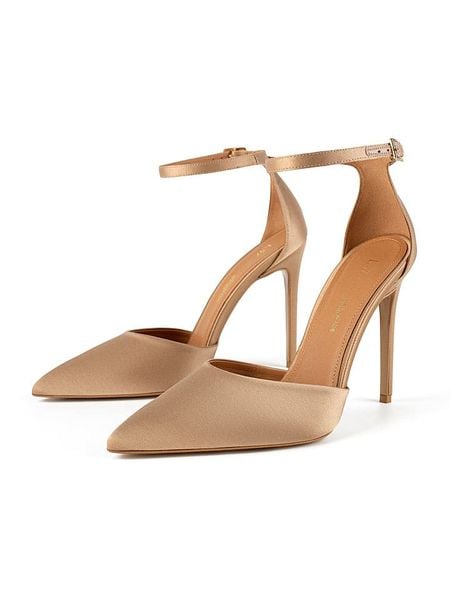 Loft37 Czółenka w kolorze złotym rozmiar: 41. Żółte czółenka Loft37, bez wzorów, bez obcasa, na szpilce, bez zapięcia. Za 434,99 zł.