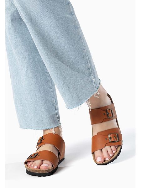 BAYTON Klapki "Shiba" w kolorze jasnobrązowym rozmiar: 36. Brązowe klapki Bayton, bez wzorów, z otwartym noskiem, bez obcasa. Za 100,99 zł.