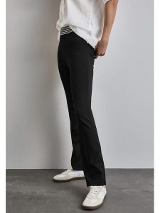 Street One Legginsy w kolorze czarnym rozmiar: W36/L30. Czarne legginsy Street One, bez wzorów, z wiskozy, z podwyższonym stanem. Za 105,88 zł.