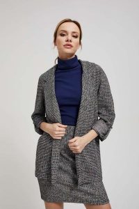 Marynarka z podwijanymi rękawami. Marynarki i żakiety MOODO, s, bez wzorów, z elastanu. W wyprzedaży za 63,99 zł.