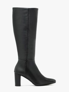 Czarne kozaki z szeroką cholewką. Czarne kozaki Ryłko, bez wzorów, ze skóry, bez obcasa, na obcasie, bez zapięcia. Za 699,99 zł.