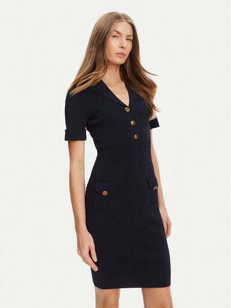 Guess Sukienka dzianinowa W5YK29 Z0130 Granatowy Slim Fit. Niebieskie kombinezony Guess, s, z aplikacjami, z dzianiny, bez kołnierzyka, bez ramiączek. Za 329,99 zł.