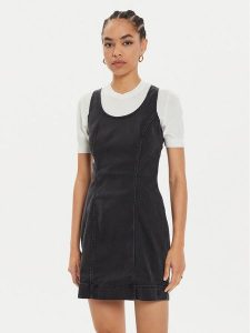 Lee Sukienka jeansowa Foreverfit 112355124 Czarny Slim Fit. Czarne kombinezony Lee, m, bez wzorów, z jeansu, bez kołnierzyka, bez ramiączek. Za 224,99 zł.