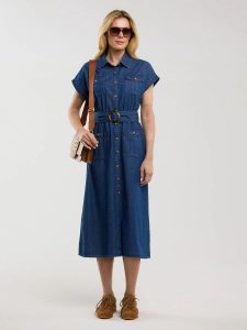 Sukienka damska midi jeansowa z paskiem granatowa Bailey 361. Niebieskie sukienki Big Star, l, bez wzorów, z denimu, retro, bez kołnierzyka, bez ramiączek, midi, rozkloszowane. W wyprzedaży za 259,99 zł.
