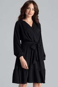 Sukienka boho rozkloszowana kopertowa midi z falbaną czarna. Czarne sukienki Sukienki.shop, na imprezę, xl, bez wzorów, boho, bez kołnierzyka, bez ramiączek, midi, kopertowe. Za 189,00 zł.