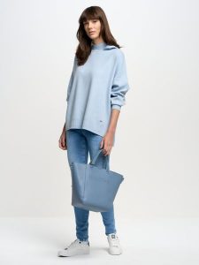 Sweter damski typu poncho niebieski Rajana 400. Niebieskie swetry klasyczne Big Star, na lato, l, prążkowane, bez kołnierzyka. W wyprzedaży za 139,99 zł.
