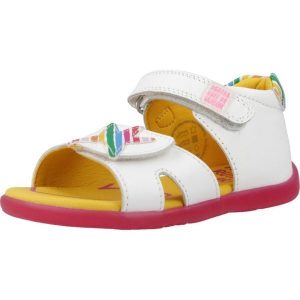 Sandały AGATHA RUIZ DE LA PRADA 242901A Biały. Białe sandały Agatha Ruiz de la Prada, bez wzorów, ze skóry, bez obcasa, bez zapięcia. Za 246,55 zł.